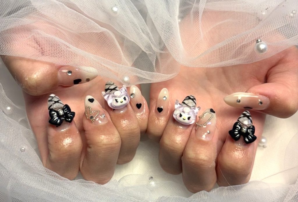 クロミちゃんネイル