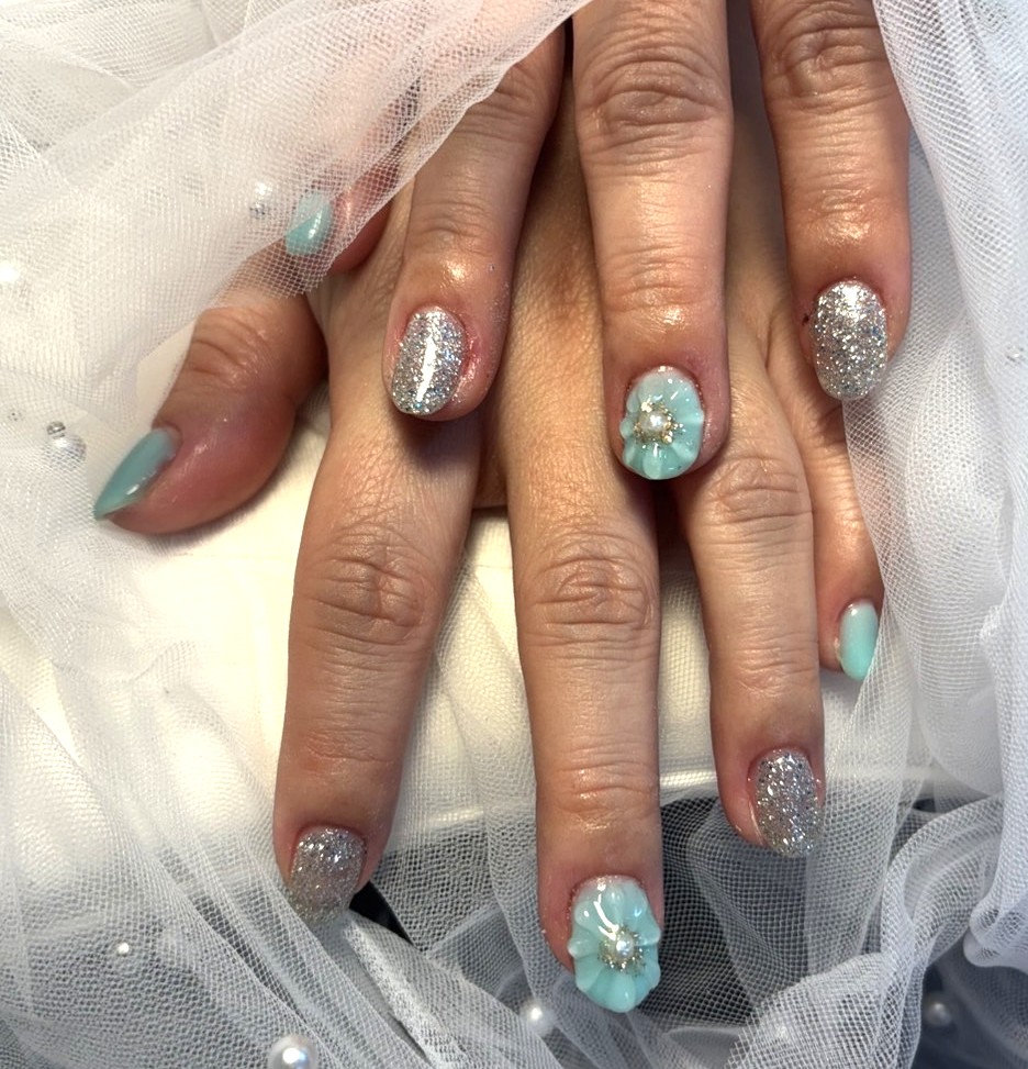 ぷっくりフラワーネイル