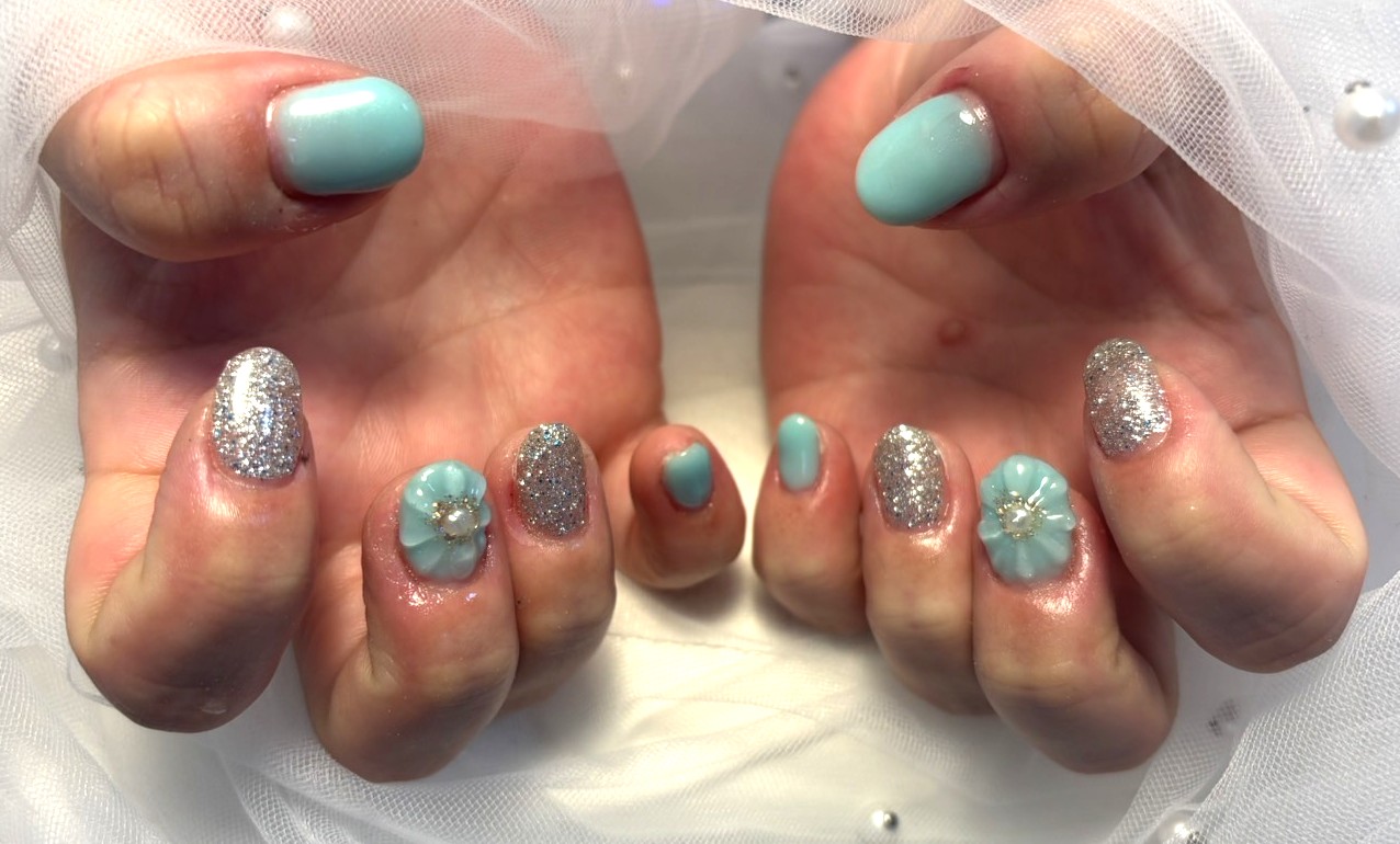 ぷっくりフラワーネイル