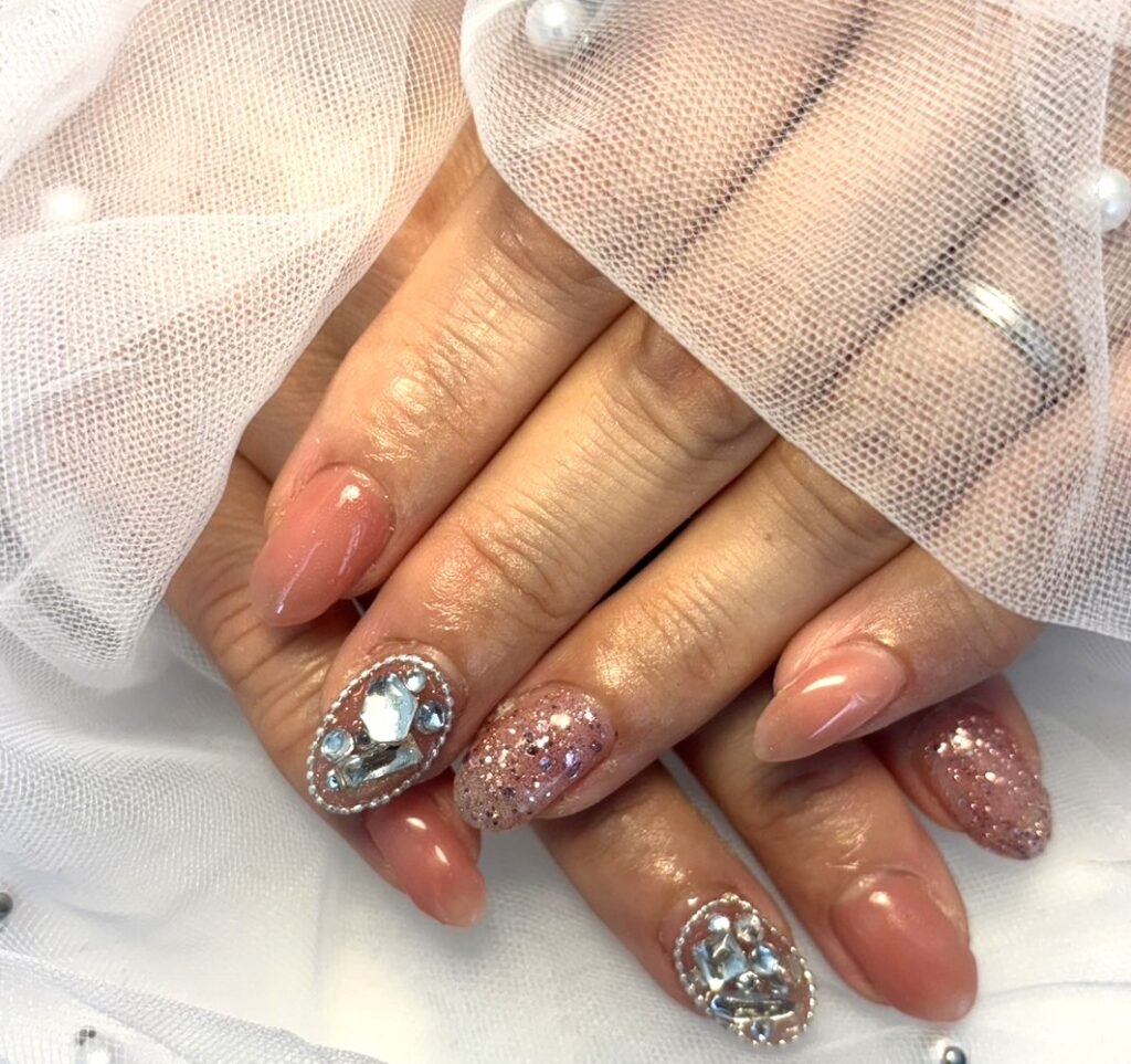 埋め尽くしラメネイル