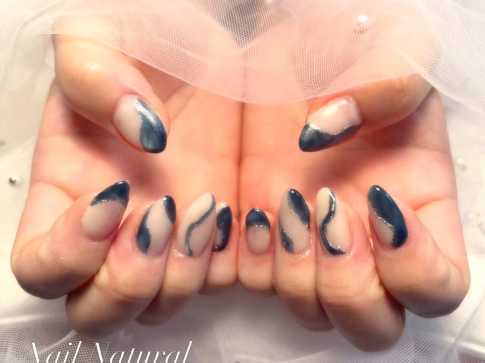 大人上品うねりマグネットネイル