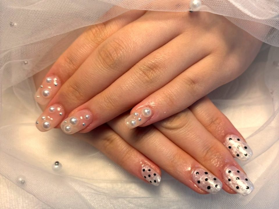 ドット柄ネイル