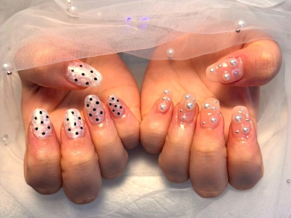 ドット柄ネイル