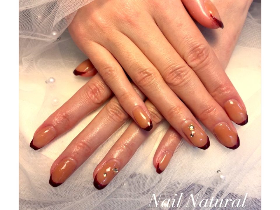 20代に施術したボルドーフレンチネイル