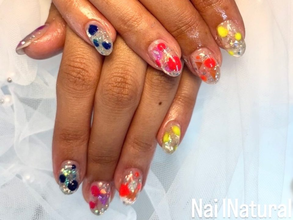 カラフルなおしゃれネイル