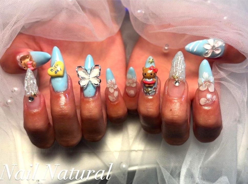 キティちゃんネイル