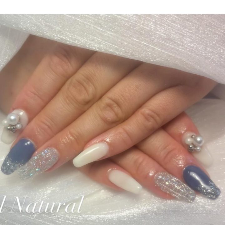 フラッシュラメネイルに大粒ストーン