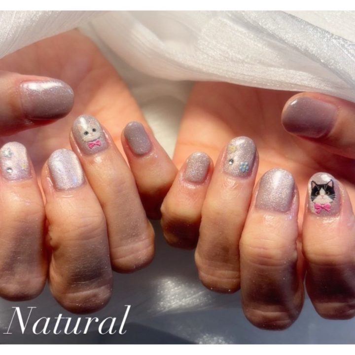 60代の可愛い猫ネイルデザイン